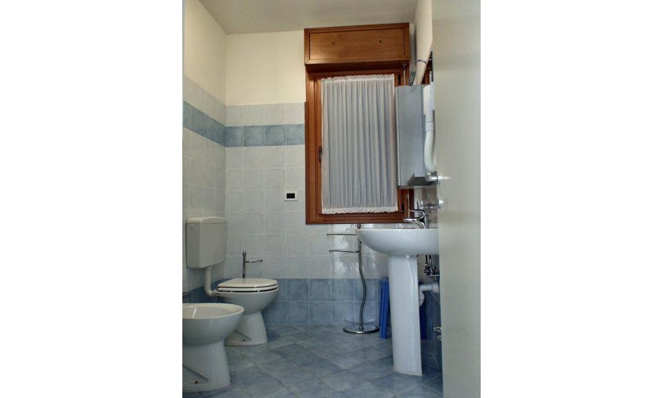 appartament SUNBEACH: salle de bain (exemple)