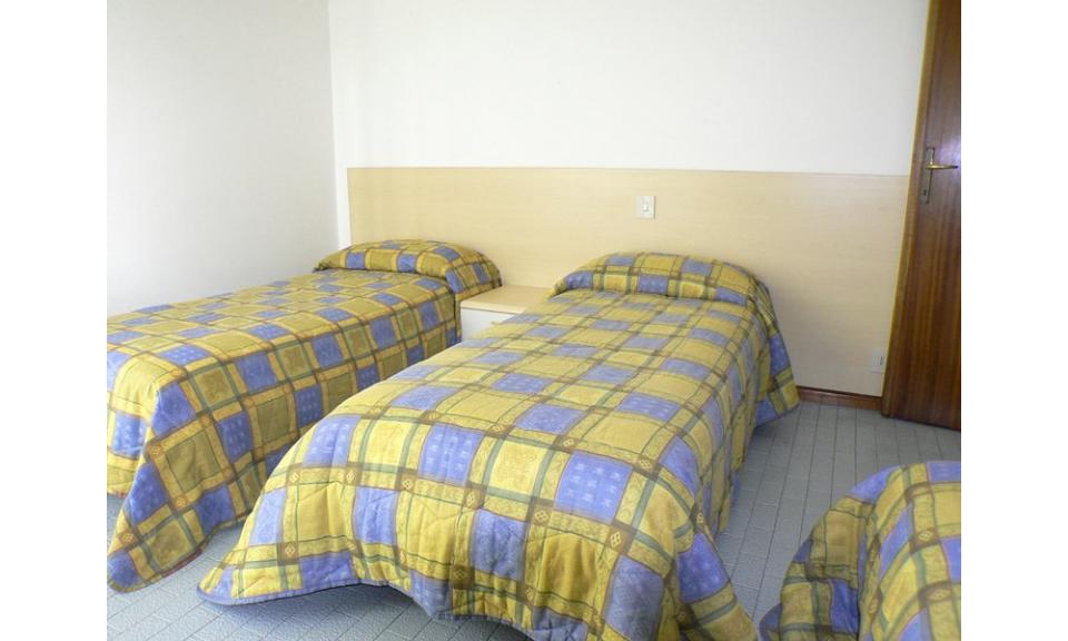 appartament MADDALENA: chambre à 3 lits (exemple)