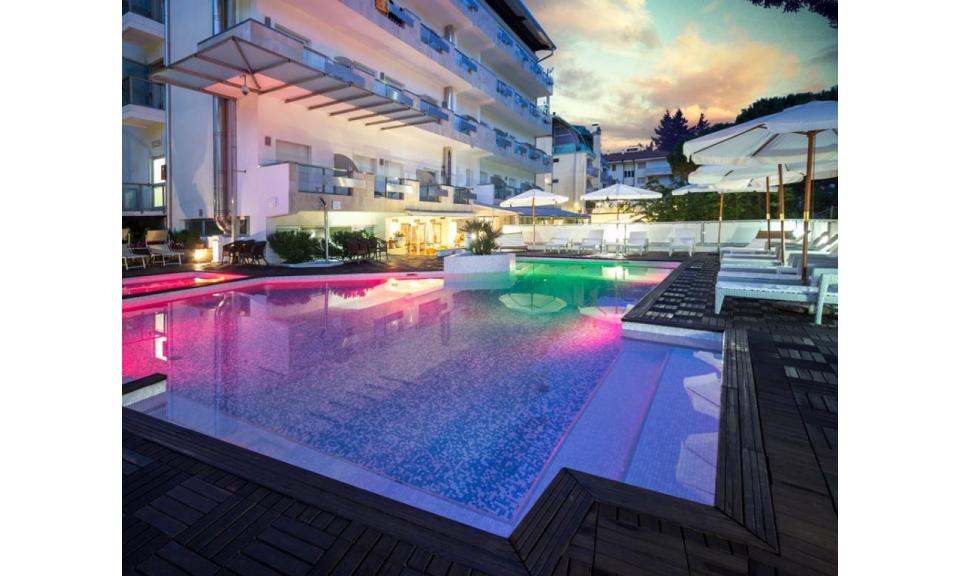 hotel REX: piscina