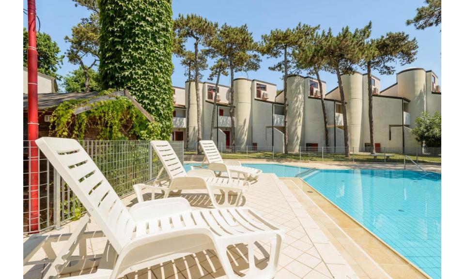 residence HOLIDAY VILLAGE: sun terrace