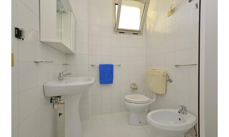 residence PARCO HEMINGWAY: B4/H - bathroom (example)
