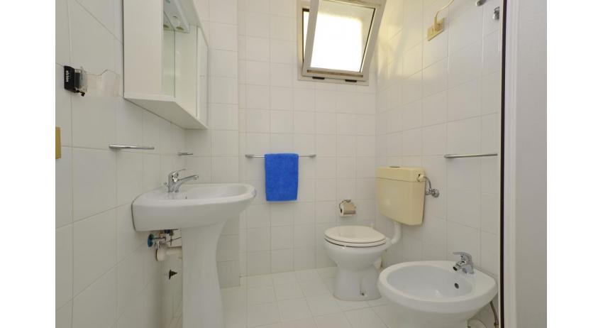 residence PARCO HEMINGWAY: B4/H - bathroom (example)