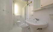 residence PARCO HEMINGWAY: B5/5H - bathroom with a shower enclosure (example)