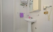 residence PARCO HEMINGWAY: B5/H5 - bathroom with a shower enclosure (example)