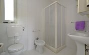 residence PARCO HEMINGWAY: B5/H5 - bagno con box doccia (esempio)