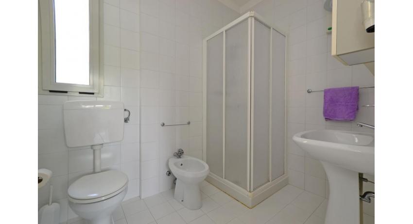 residence PARCO HEMINGWAY: B5/H5 - bathroom with a shower enclosure (example)