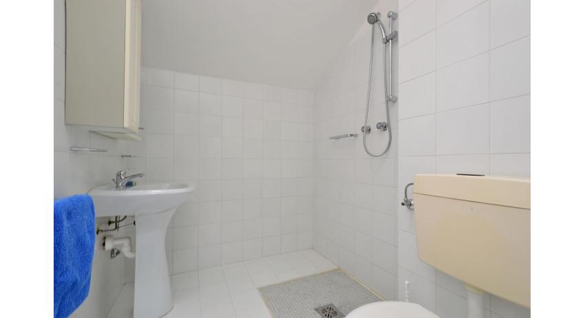 residence PARCO HEMINGWAY: C6 - bagno (esempio)