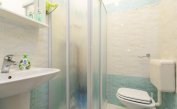 residence RUBIN: C6 - bathroom with a shower enclosure (example)