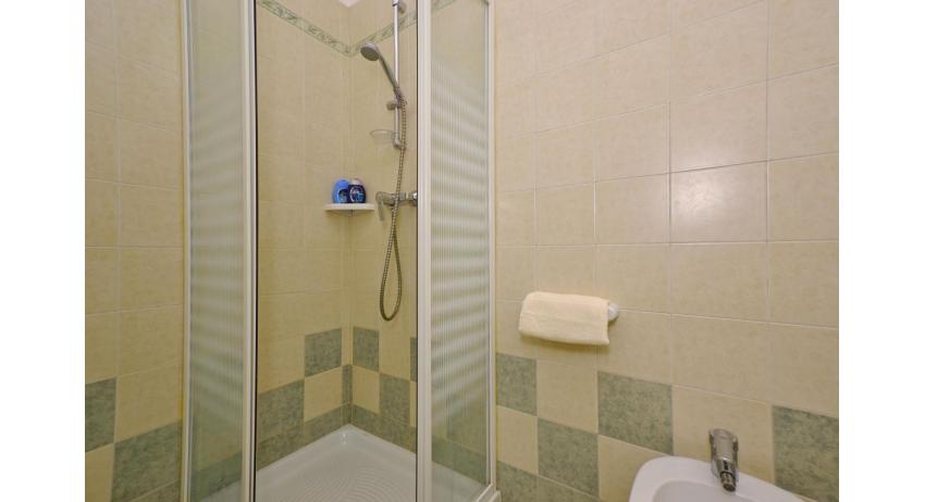 apartments VERDE: A2 - shower enclosure