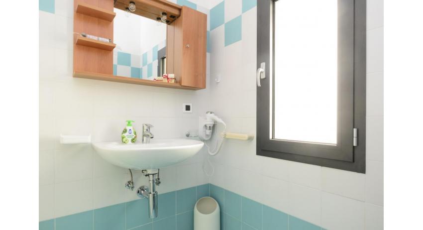 apartments VERDE: C6 - bathroom (example)