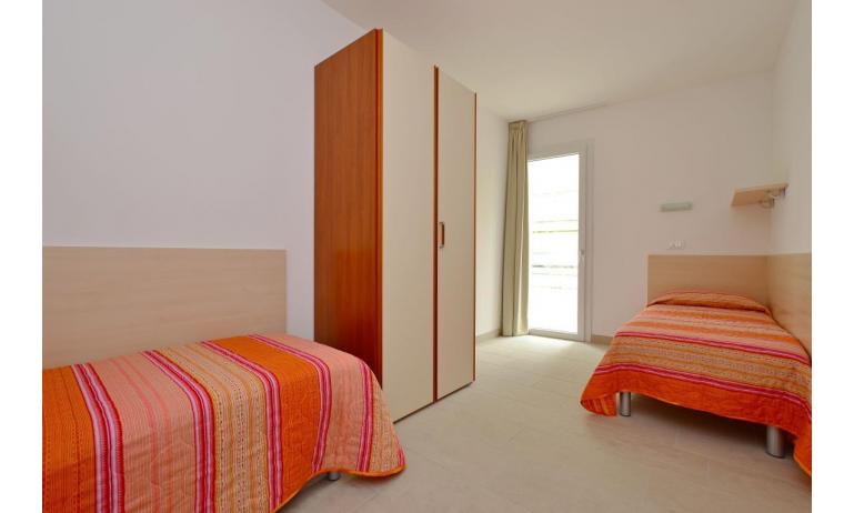 appartament FIORE: C7/2 - chambre avec deux lits (exemple)