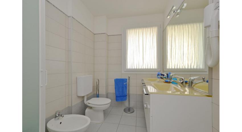 apartments MARE: C8SB - bathroom (example)