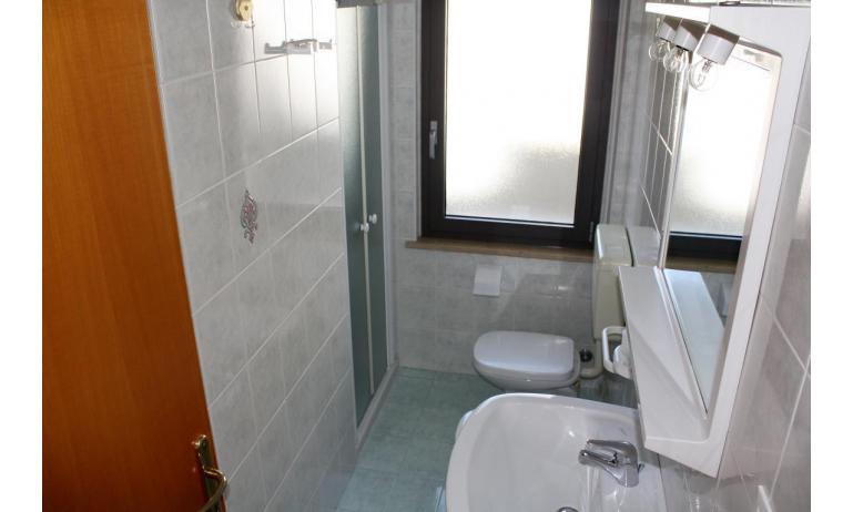 appartament VILLA NODARI: B4 - salle de bain (exemple)