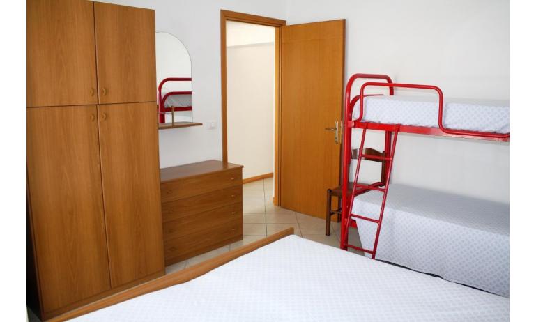 apartments VILLA NODARI: B4 - bedroom (example)