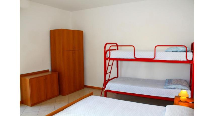 apartments VILLA NODARI: B4/4 - bedroom (example)