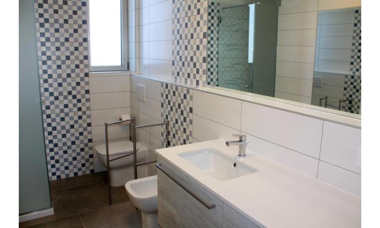 apartments NASHIRA: C8 - bathroom with a shower enclosure (example)
