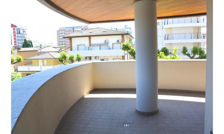 appartament TORRE BAHIA: C6 - balcon (exemple)