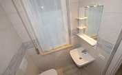apartments SUNBEACH: B5SB - bathroom (example)
