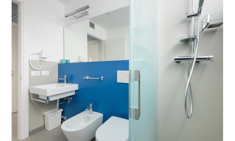 apartments RESIDENZA EDDA: B4/2 - bathroom with a shower enclosure (example)