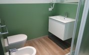apartments RESIDENZA EDDA: C6/X - bathroom with a shower enclosure (example)