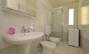 Ferienwohnungen BELLAROSA: C7 - Badezimmer (Beispiel)
