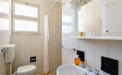 appartamenti VILLA LUISA: C6 - bagno (esempio)