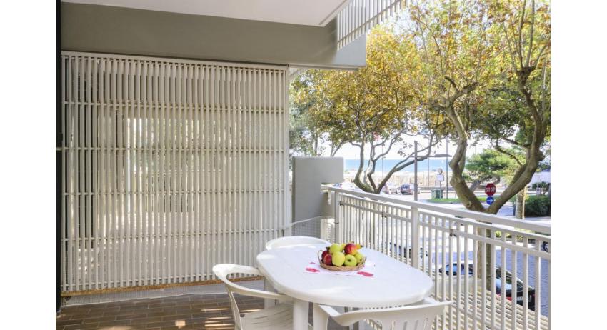 Ferienwohnungen SPIAGGIA: C5 - Balkon mit Meerblick (Beispiel)