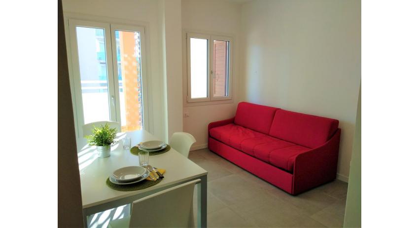 appartamenti MILANO: C6 - soggiorno (esempio)
