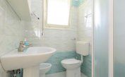 appartamenti VILLA NADIA: C6/DF - bagno con box doccia (esempio)