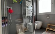 apartments VILLA CARLA: C5/5 - bathroom with a shower enclosure (example)