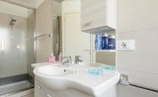 apartments VILLA CARLA: C5 - bathroom with a shower enclosure (example)