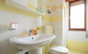 Ferienwohnungen ERICA: B5 - Badezimmer mit Duschkabine (Beispiel)