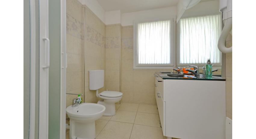 appartamenti MARE: D8X - bagno (esempio)